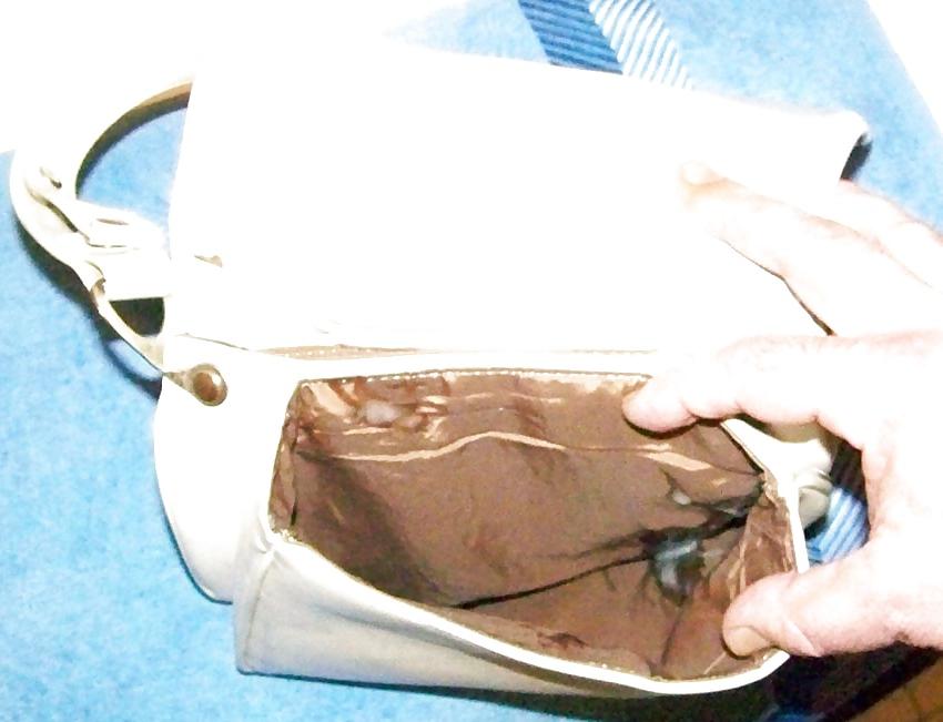25P Hot leather handbag from the seventies 