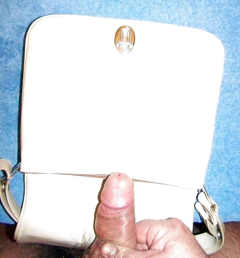 25P Hot leather handbag from the seventies 