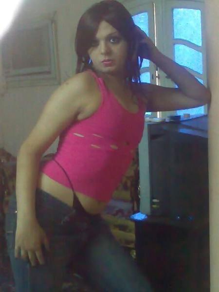 25P Arab woman