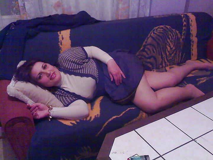 25P Arab woman