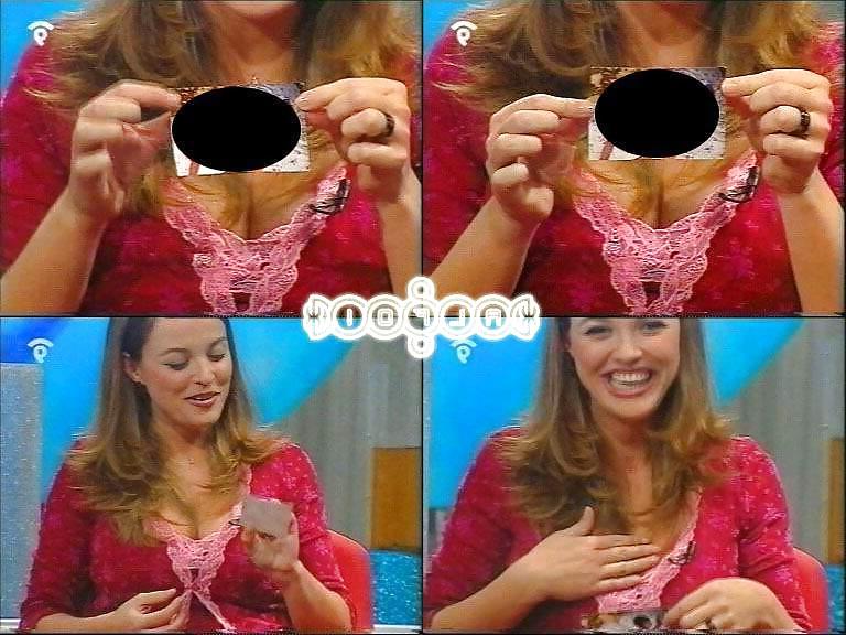 25P Busty mature woman loves showing necklines