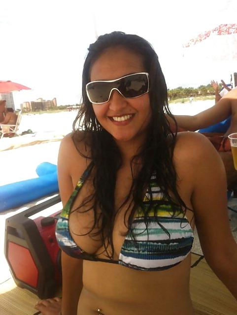7P Indian NRI MILF Aunty Teasing No Nude