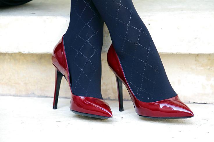 23P Wonderful Legs wrapped  in Nylon and High Heels on Feet