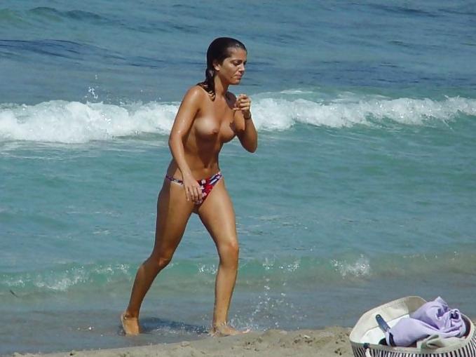 10P Naked beach 78.