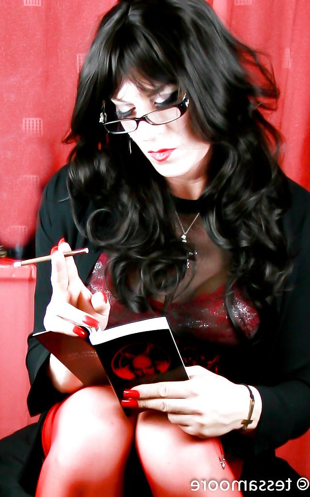 9P Dark Secretary