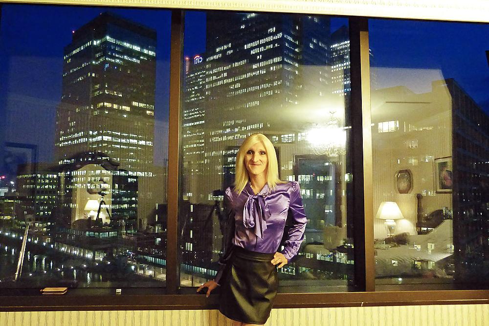 19P Sexy Secretary In Satin And Leather