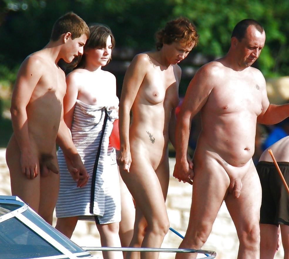 25P Naked Beach Girls and Guys