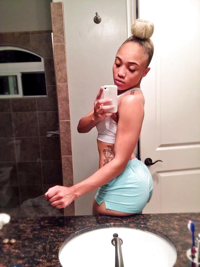 15P Black Woman: Cocaine Lorraine