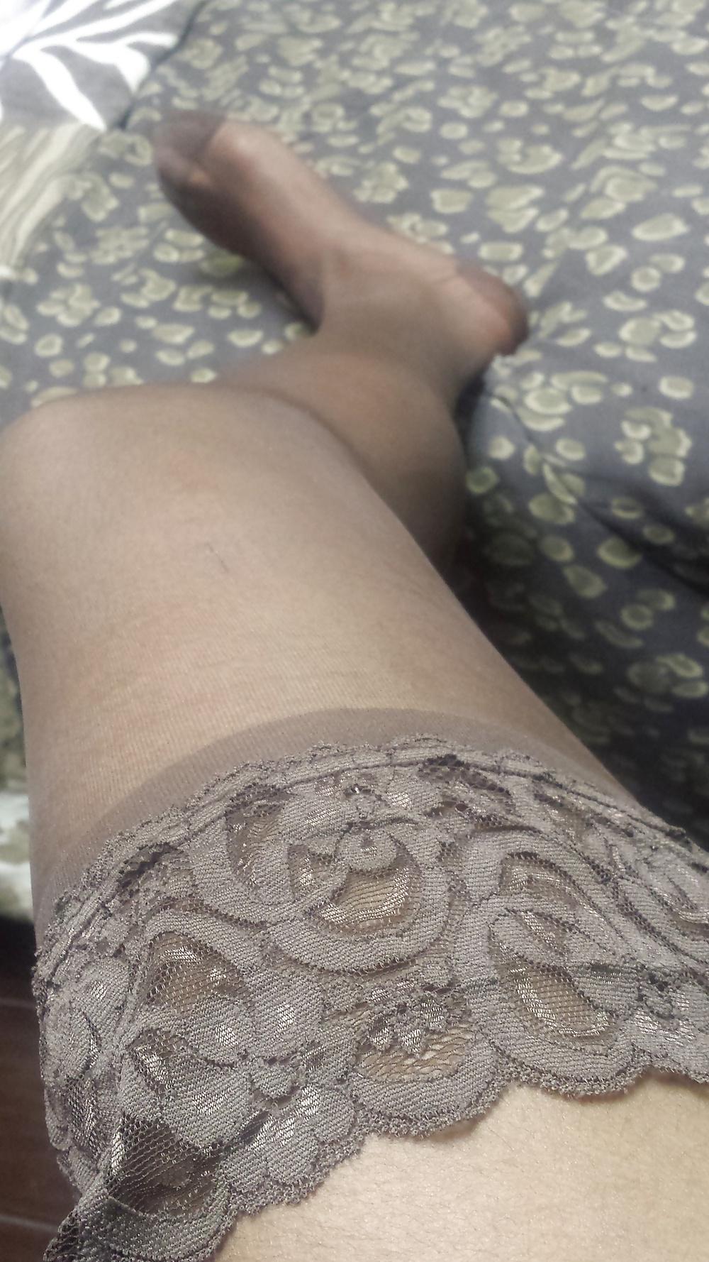 15P Nylon Stockings with NOT auntie Pumps