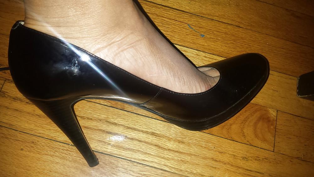 15P Nylon Stockings with NOT auntie Pumps
