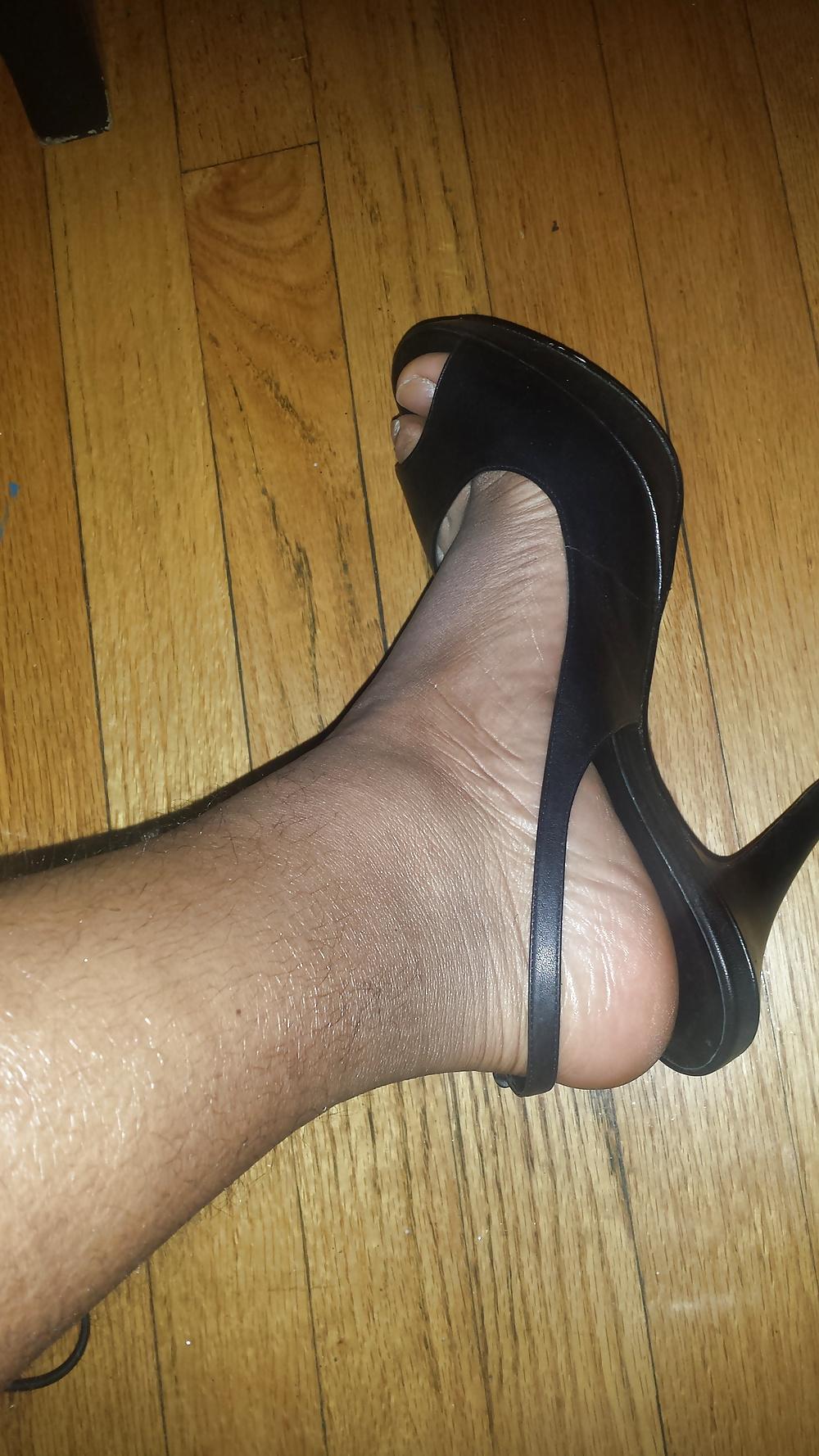 15P Nylon Stockings with NOT auntie Pumps