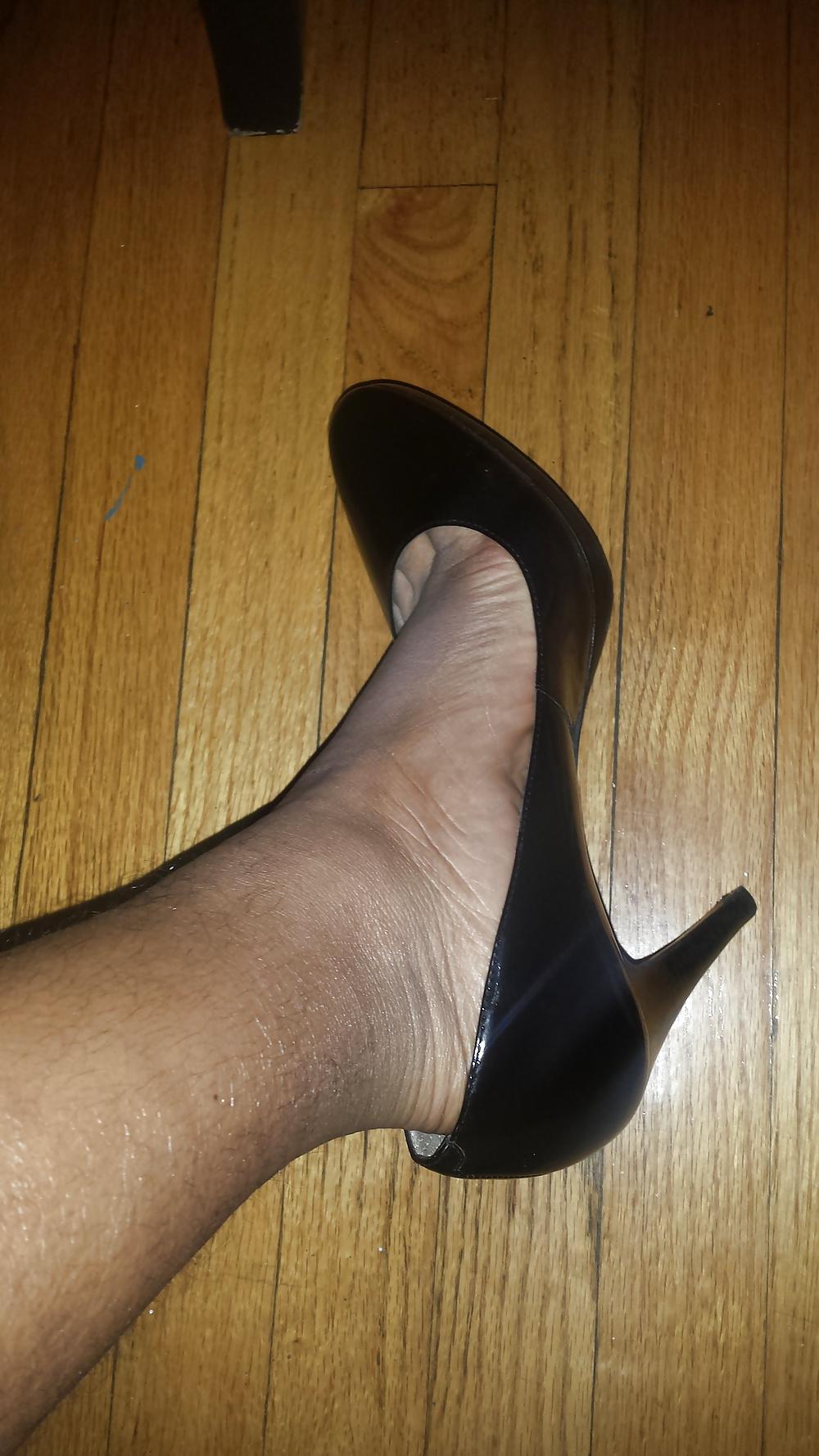 15P Nylon Stockings with NOT auntie Pumps