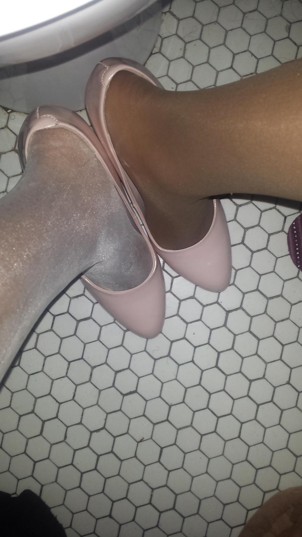 15P Nylon Stockings with NOT auntie Pumps