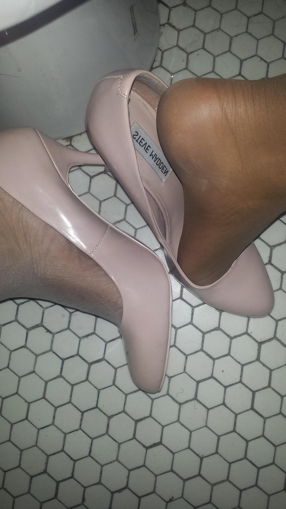 15P Nylon Stockings with NOT auntie Pumps