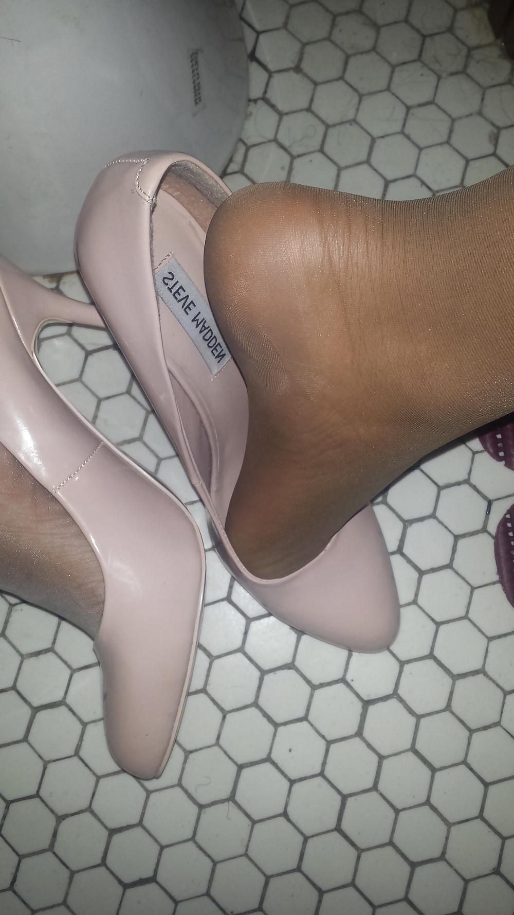 15P Nylon Stockings with NOT auntie Pumps