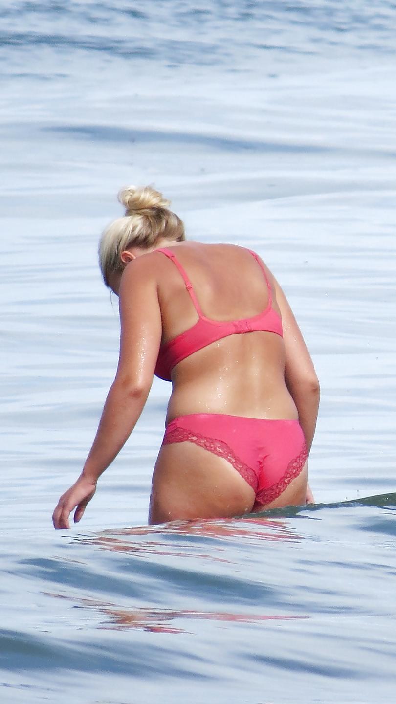 25P Beach and bikini babes. The Summer of 2014.