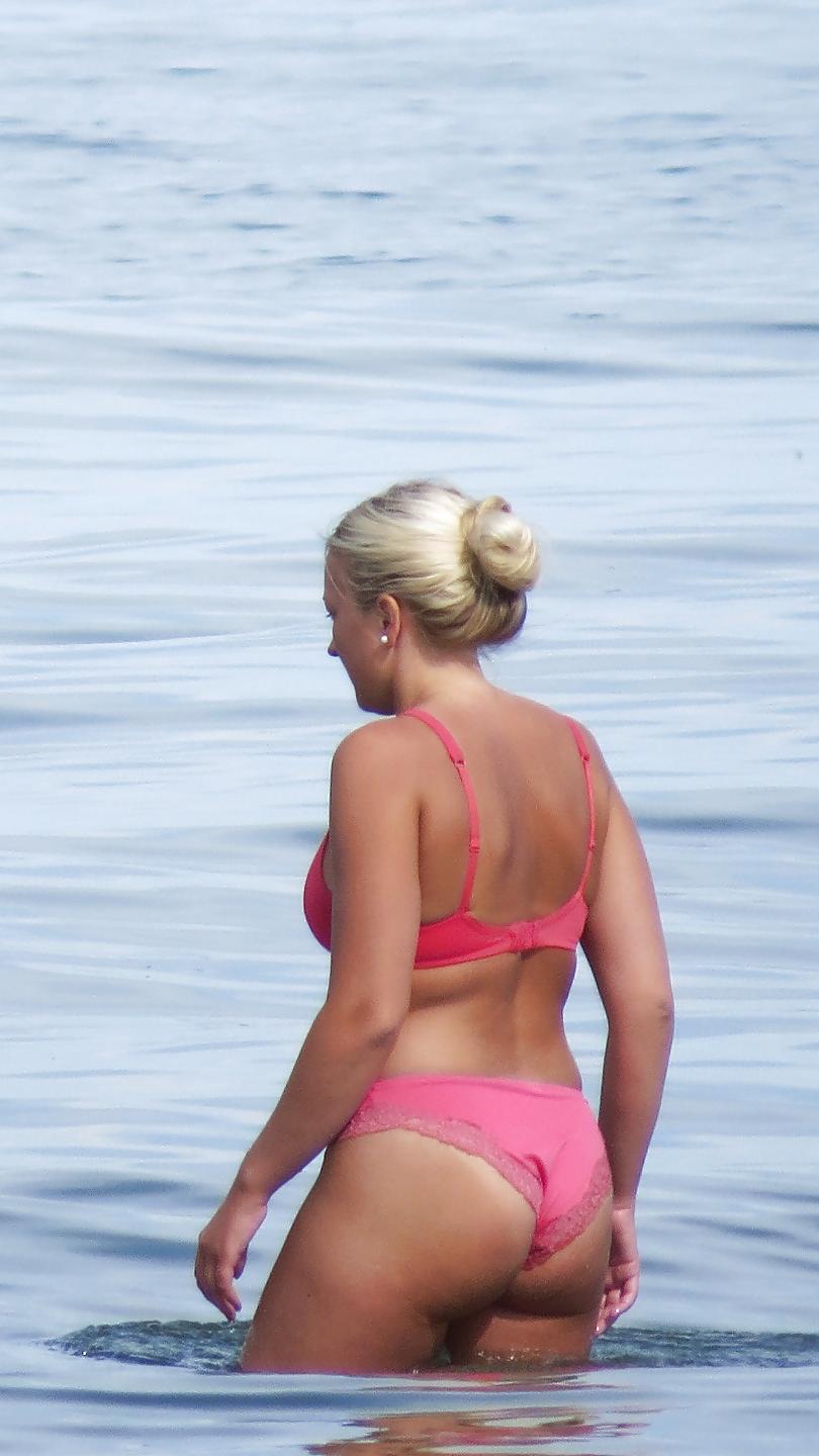 25P Beach and bikini babes. The Summer of 2014.