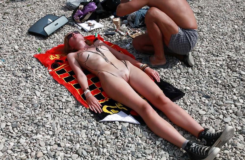21P Nude beach