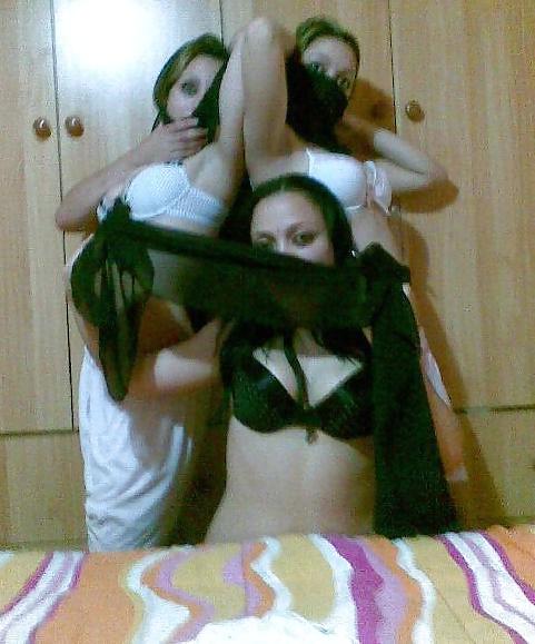 25P Arab Girls 18