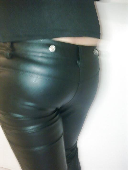 7P My leather pants cd tv sissy