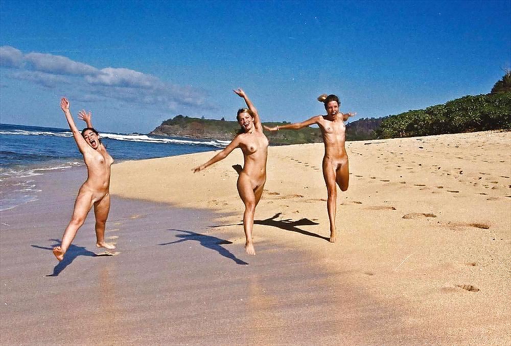 12P TheSandfly Beautiful Retro Beach Babes!