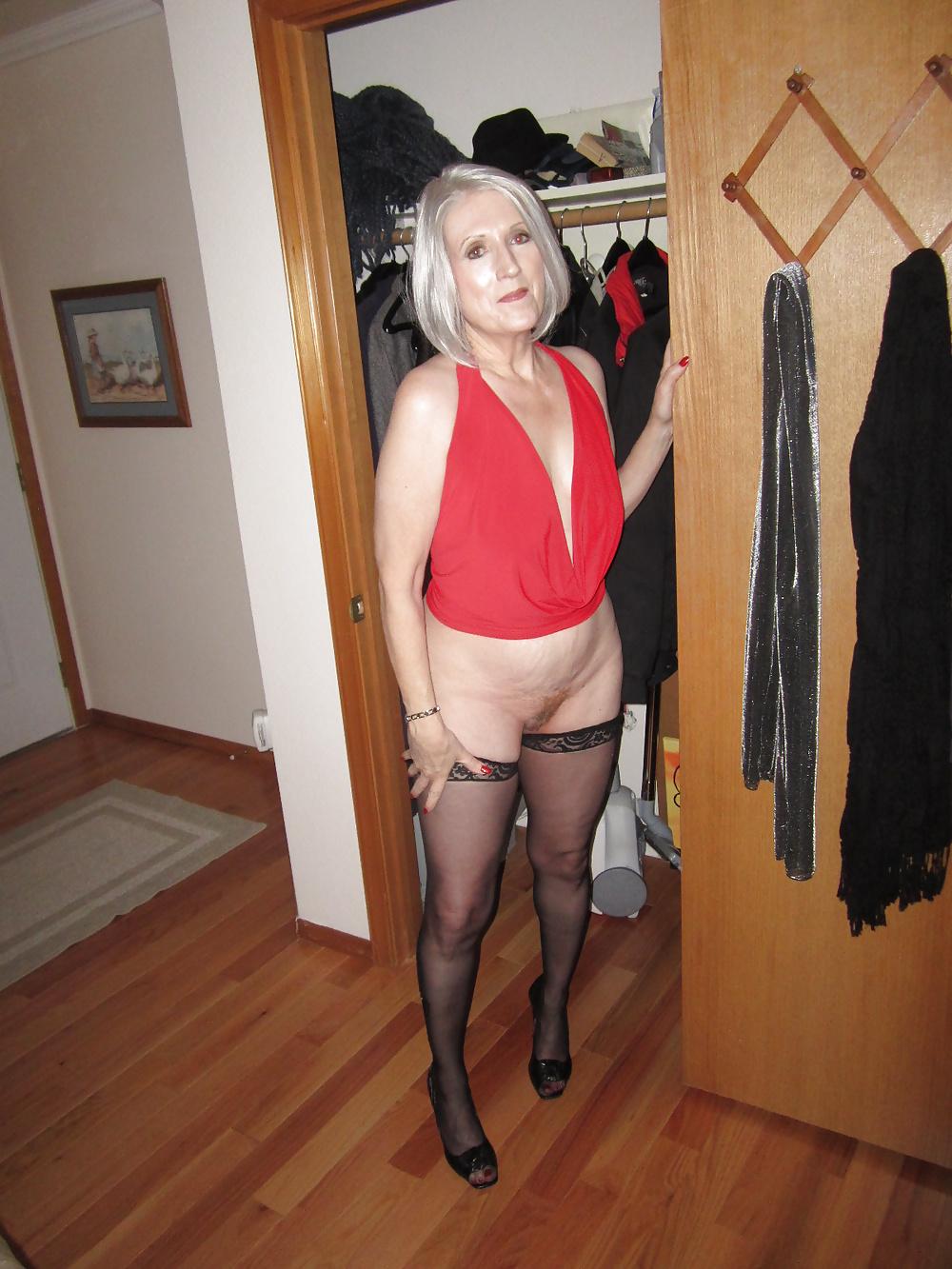 25P SEXY WIVES AND GIRLFRIENDS 19