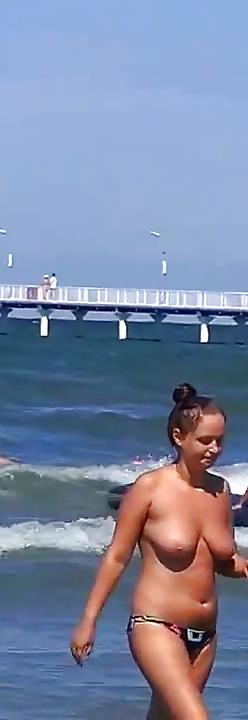 25P Spy sexy teens topless beach summer romanian