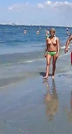 25P Spy sexy teens topless beach summer romanian