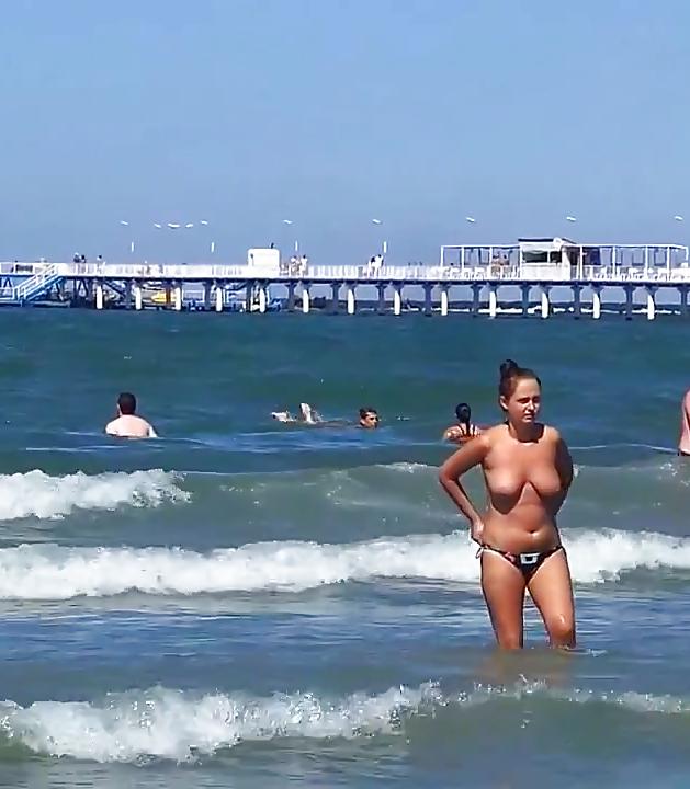 25P Spy sexy teens topless beach summer romanian