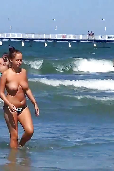 25P Spy sexy teens topless beach summer romanian