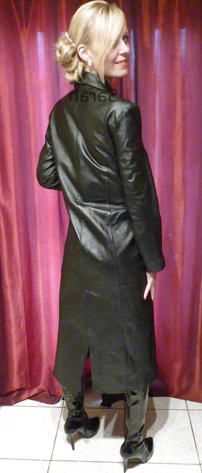 25P Leather coat