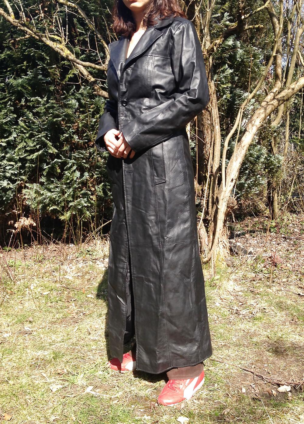 25P Leather coat