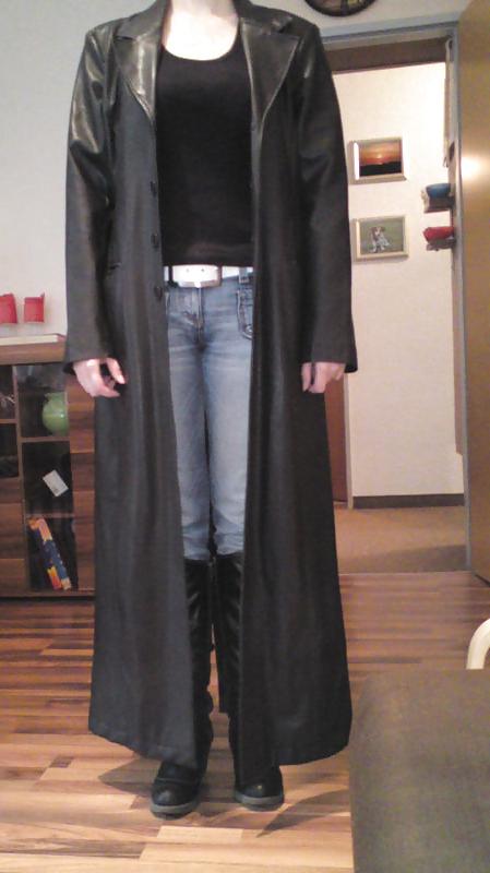 25P Leather coat