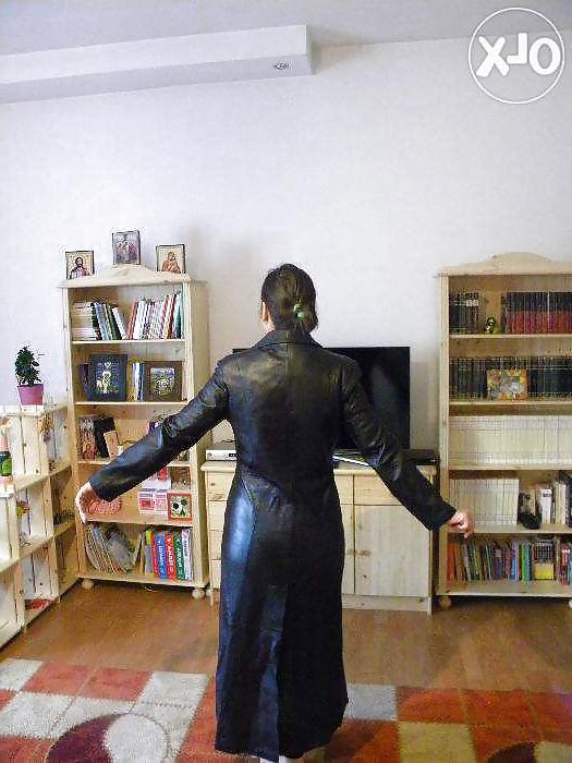 25P Leather coat