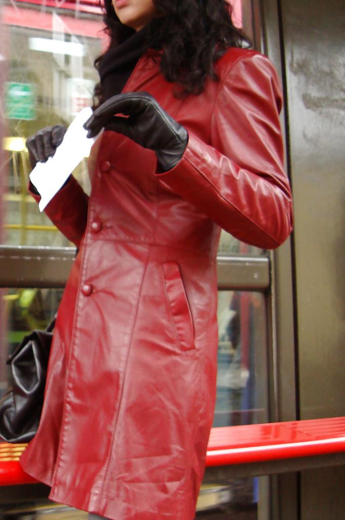25P Leather coat