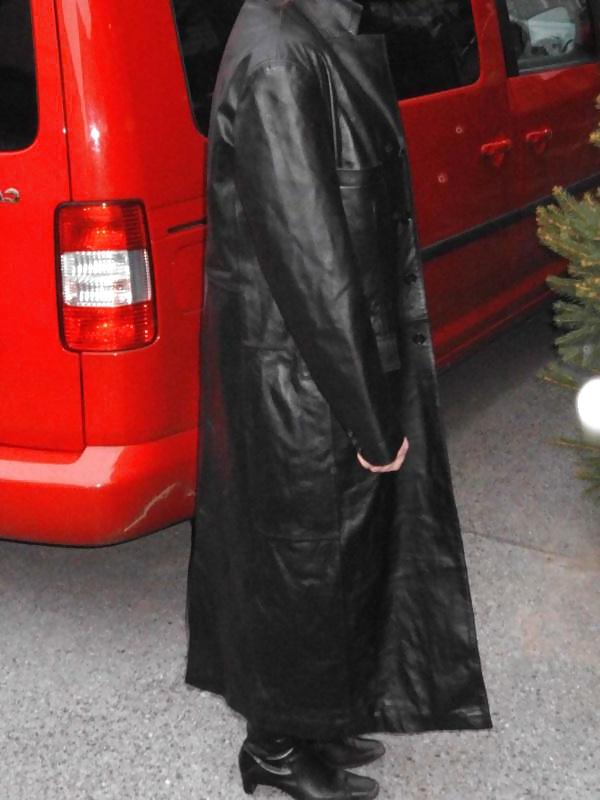 25P Leather coat