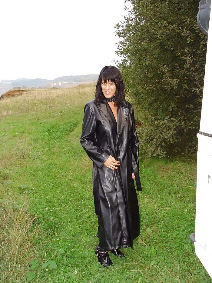 25P Leather coat