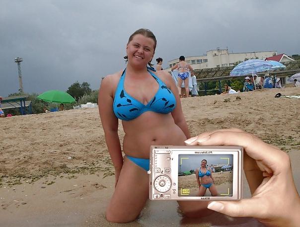 16P Busty Russian Woman 2077