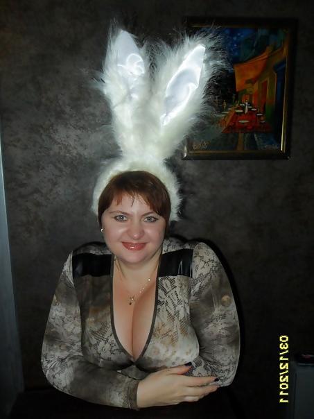 16P Busty Russian Woman 2077