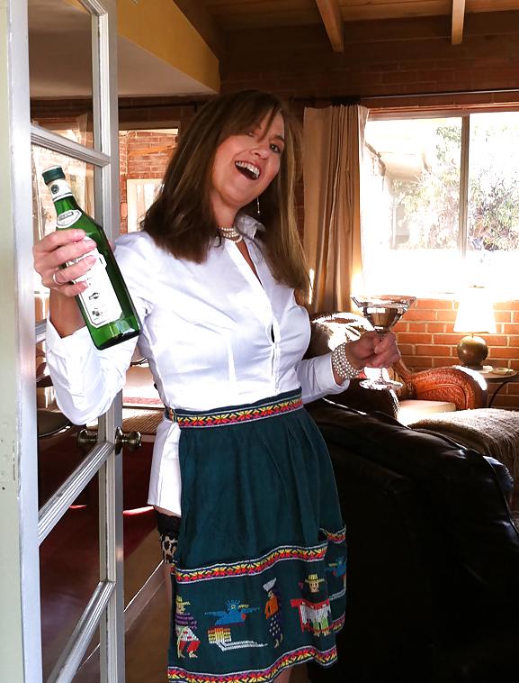 25P Sexy mature milf