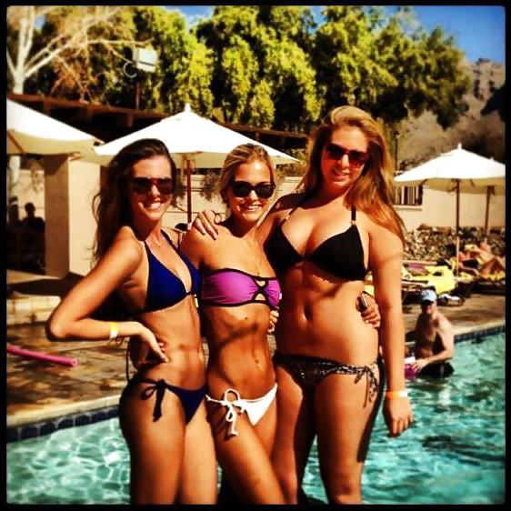 25P Beach babes and college girls