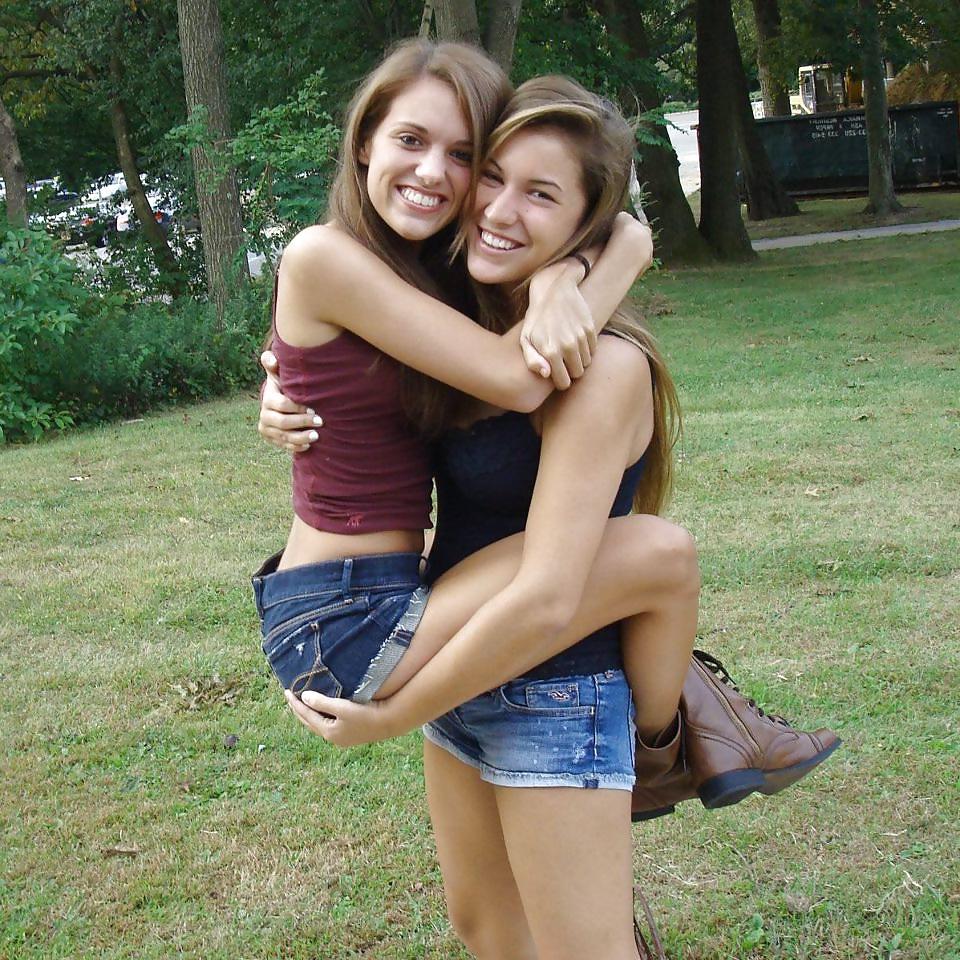 25P Beach babes and college girls