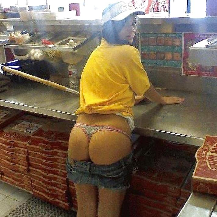 16P Girls flashing 
