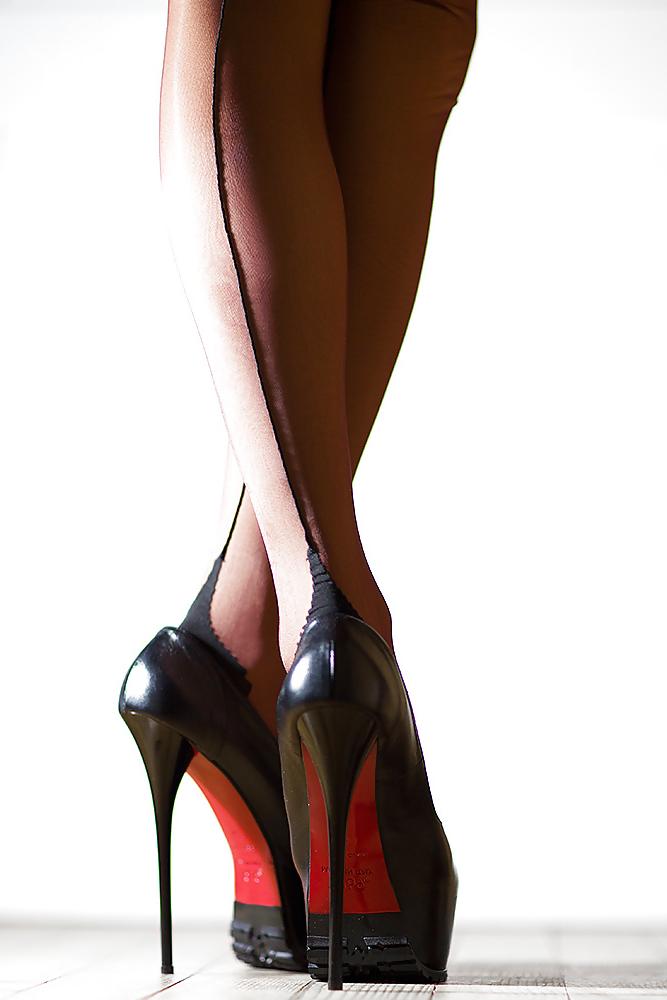 10P Nylon stockings & high heels
