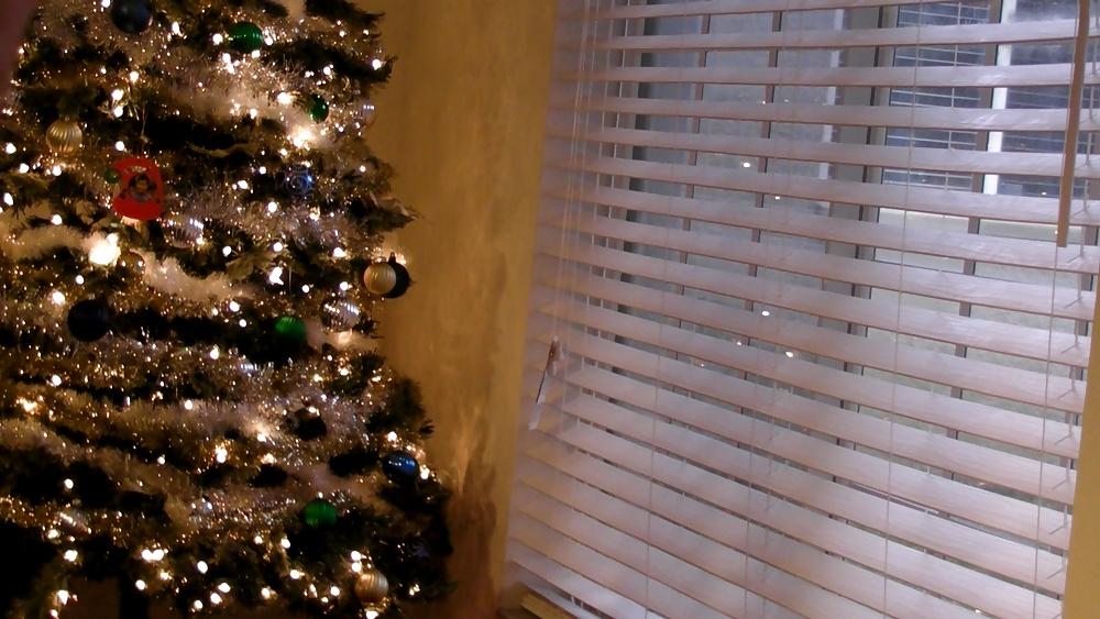 25P Kop4560000 wetting and masturbating and cumming by xmas tree
