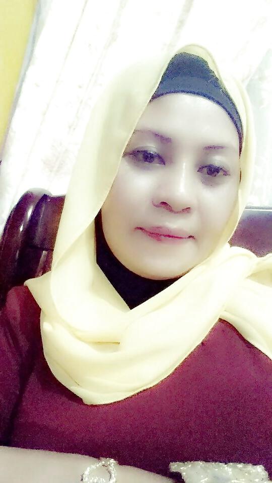 25P NN Malay Milf 3 - Dina