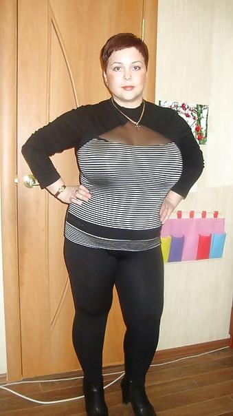 16P Busty Russian Woman 2113