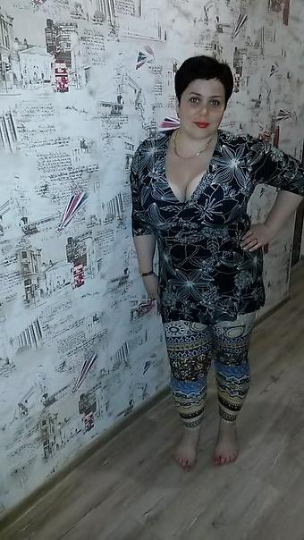 16P Busty Russian Woman 2113