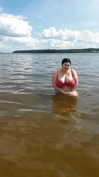 16P Busty Russian Woman 2113
