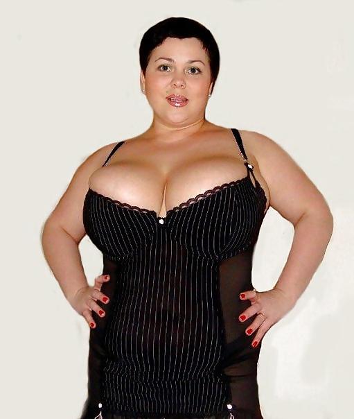 16P Busty Russian Woman 2113